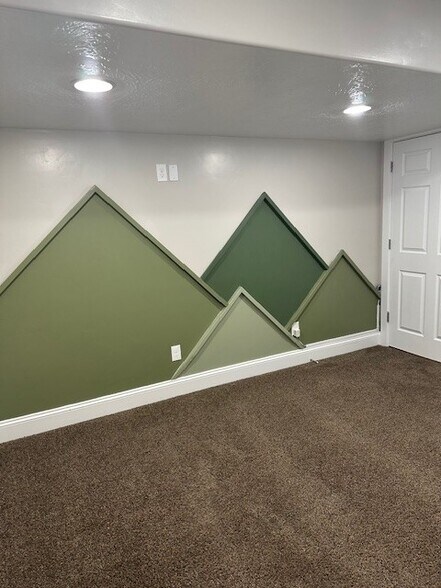 Building Photo - 892 W 2630 N