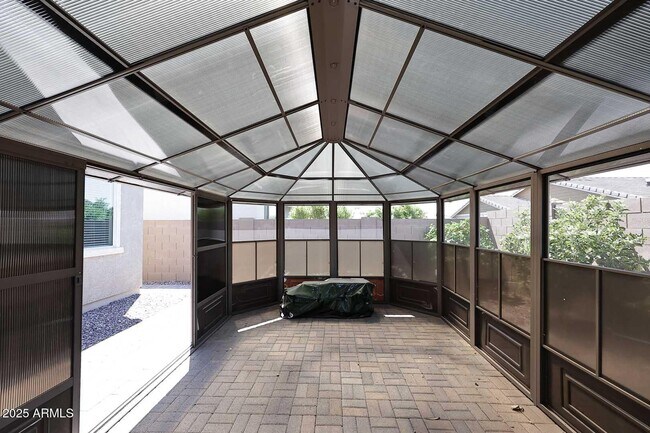 Building Photo - 2516 E King Bird Dr