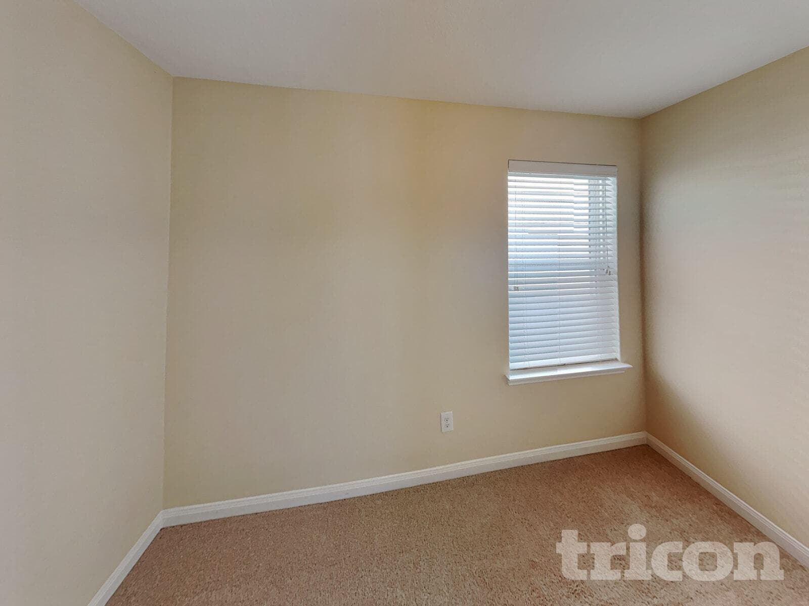 Building Photo - 2055 Sweet Lilac Dr