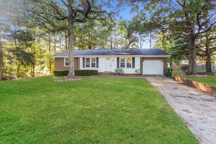 Primary Photo - 140 Little Hampton Dr
