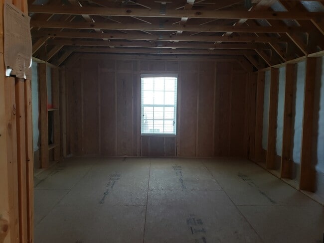 Building Photo - Practically New Home w/Fenced Back Yard Lo...