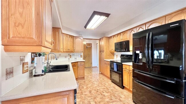 Building Photo - 21009 Fawn Ridge Dr