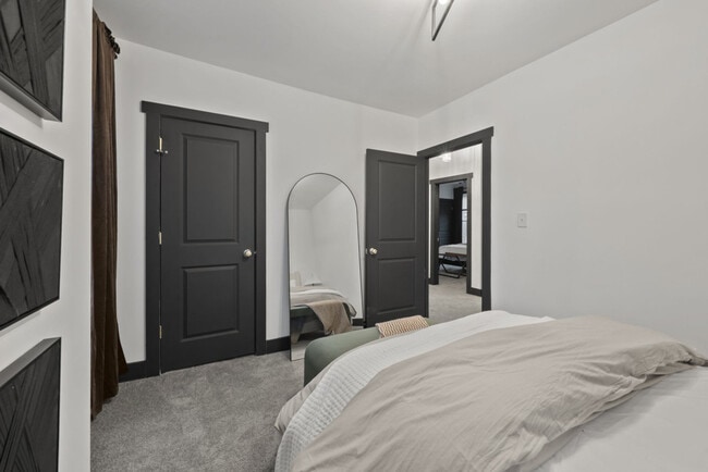 Building Photo - 286 Taylor Ave