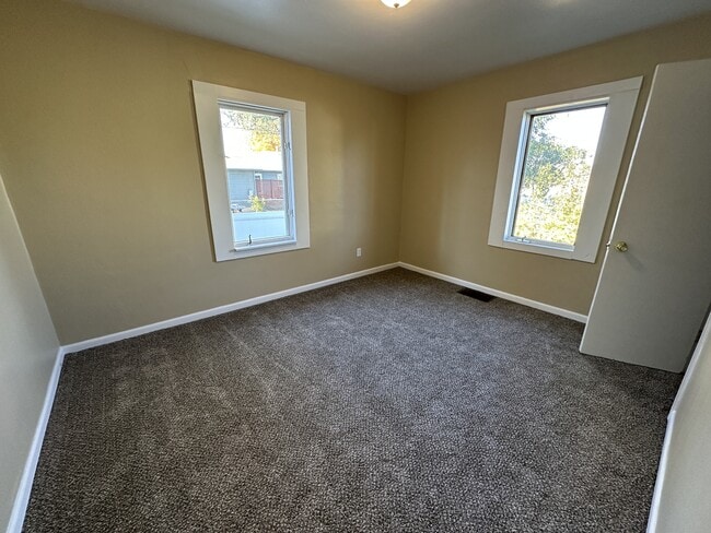 Building Photo - 3609 1st Ave N