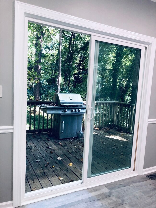 Building Photo - 516 Brent Rd