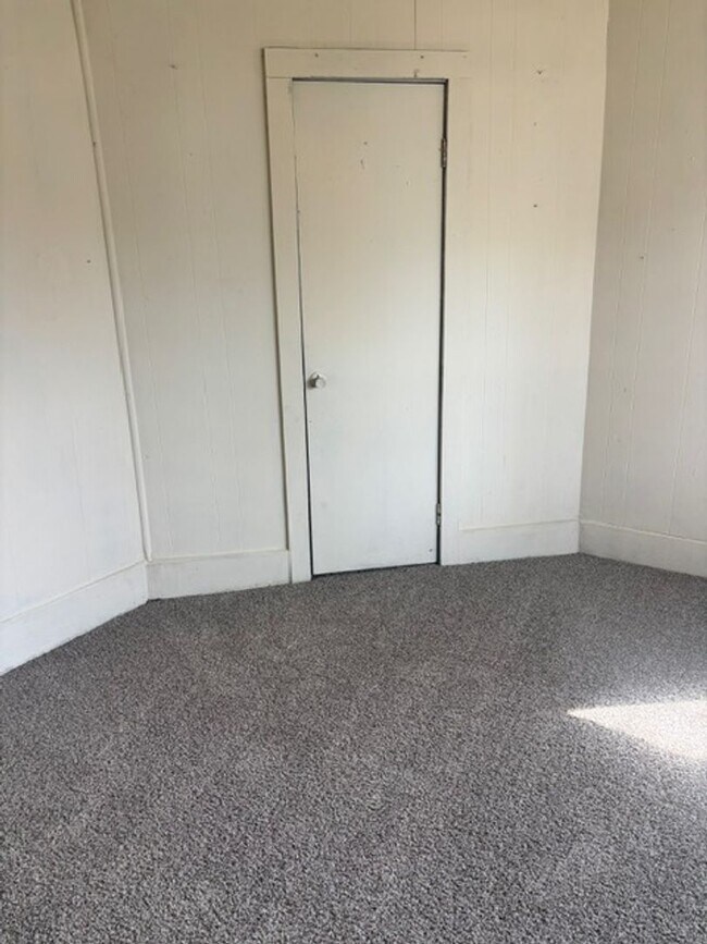 Building Photo - 1425 Ulhorn Street, Evansville, Indiana 47710