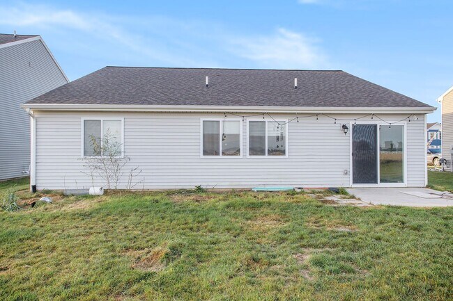 Building Photo - Newer Home for Lease Richland Schools - Available October 21st