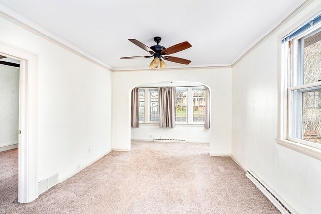 Building Photo - 5724 W 8th St