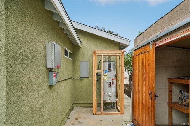 Building Photo - 4664 Sierra St