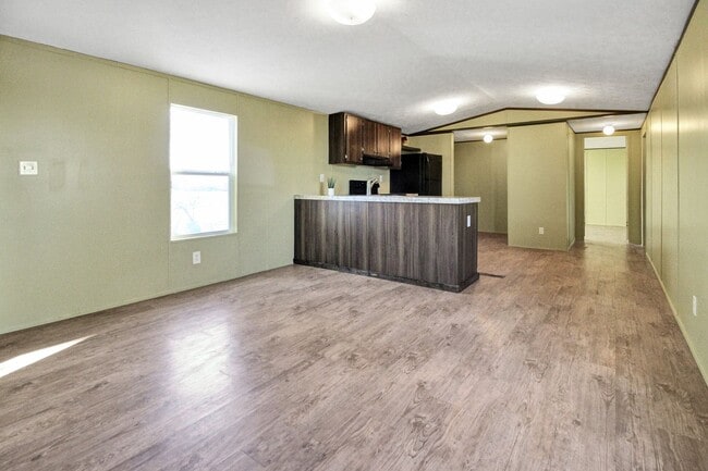 Building Photo - 1310 FM 487