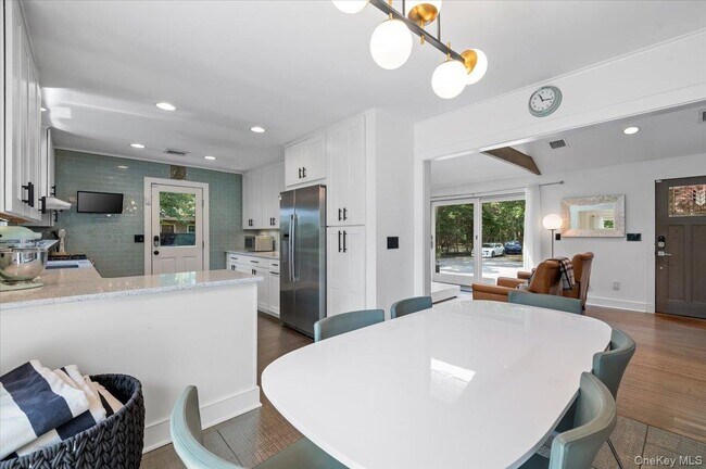 Building Photo - 94 Hands Creek Rd