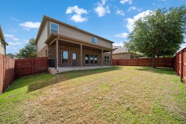 Building Photo - Immaculate Home in the Coveted Fairway Rid...