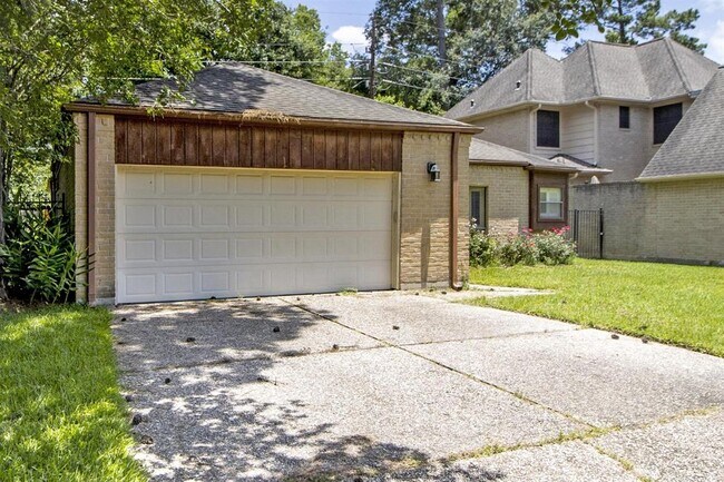Building Photo - 3323 Village Falls Ct