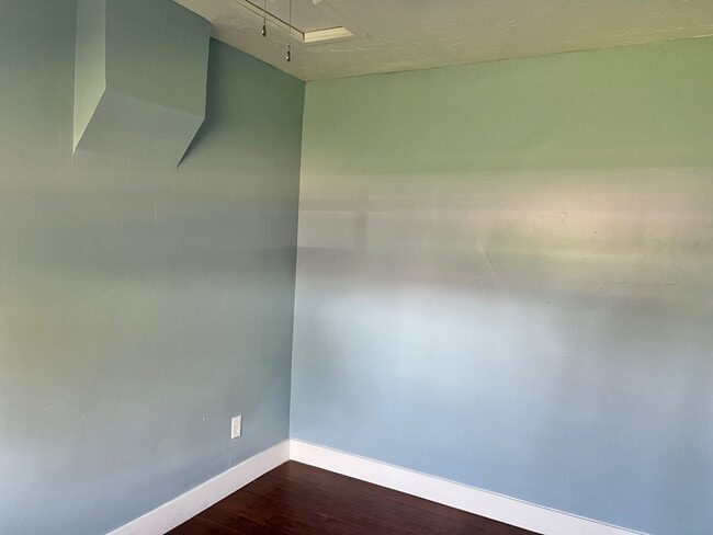 Building Photo - 589 W Duplex