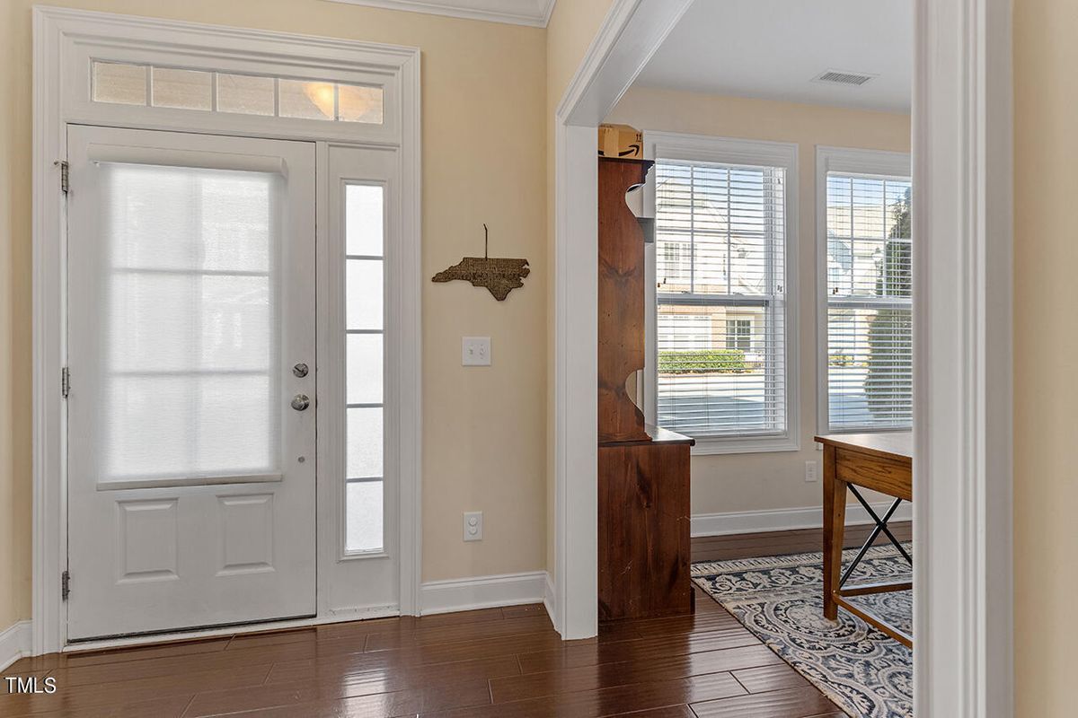 Building Photo - 550 Balsam Fir Dr