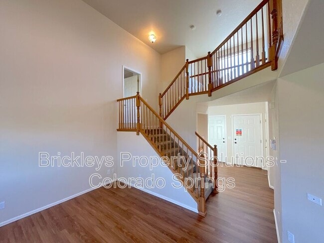 Building Photo - 6112 Chivalry Dr