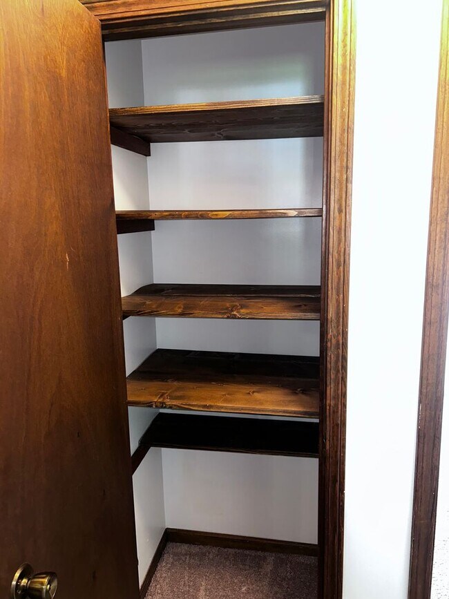 Building Photo - 1601 Cedarbrook Dr