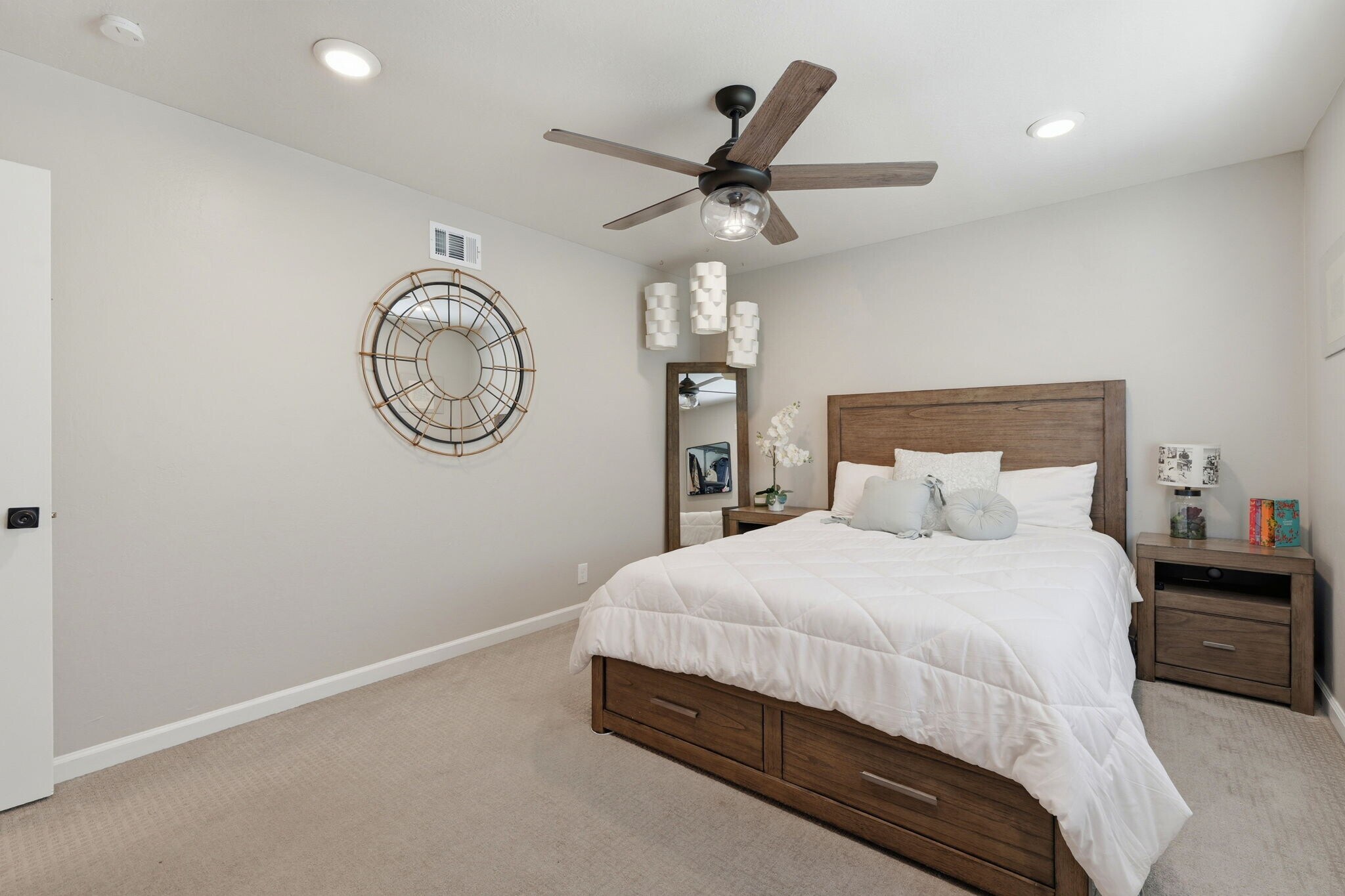 Building Photo - 2561 Fountainhead Dr