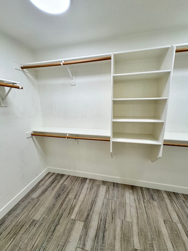 Building Photo - 1401 W Blue Ridge Ct