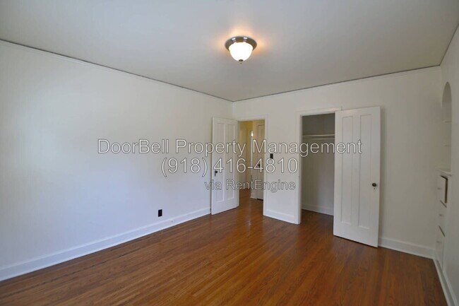 Building Photo - 1150 S Oswego Ave