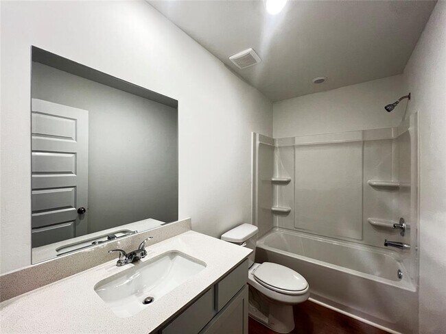 Building Photo - 3433 Little Creek Dr