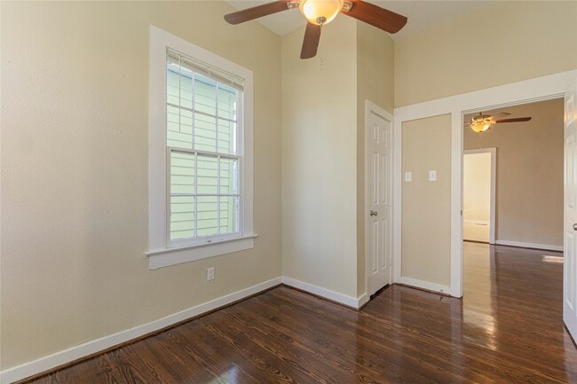 Building Photo - 1219 33rd St