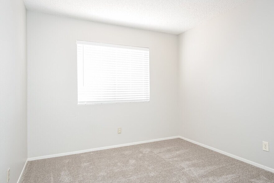 Building Photo - 1438 Finale Ln