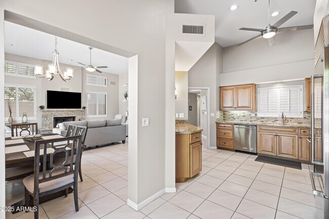 Building Photo - 7740 E Gainey Ranch Rd