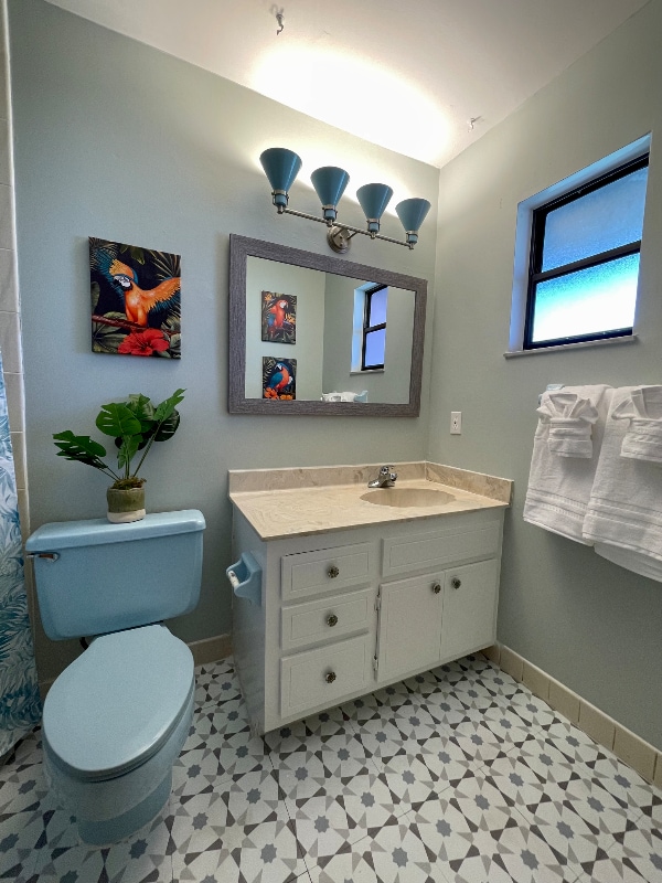 Building Photo - 406 SE Justine Terrace