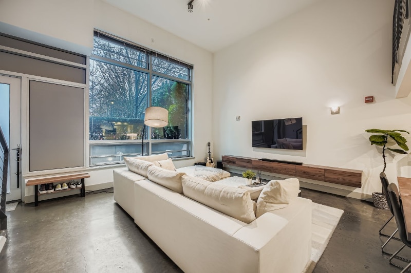 Building Photo - 3104 Western Ave