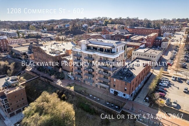 Building Photo - 1208 Commerce St