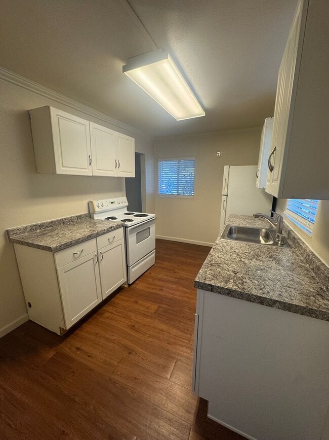 Building Photo - 1 BED/1 BATH IN REDDING