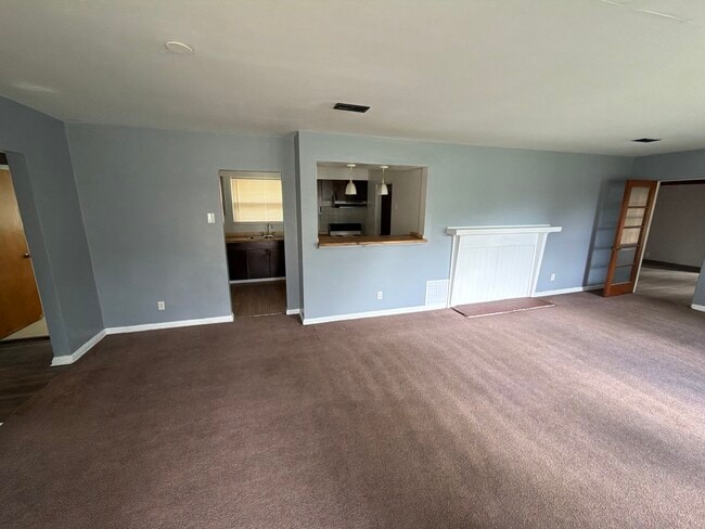 Building Photo - 10000 Knollcrest Ct