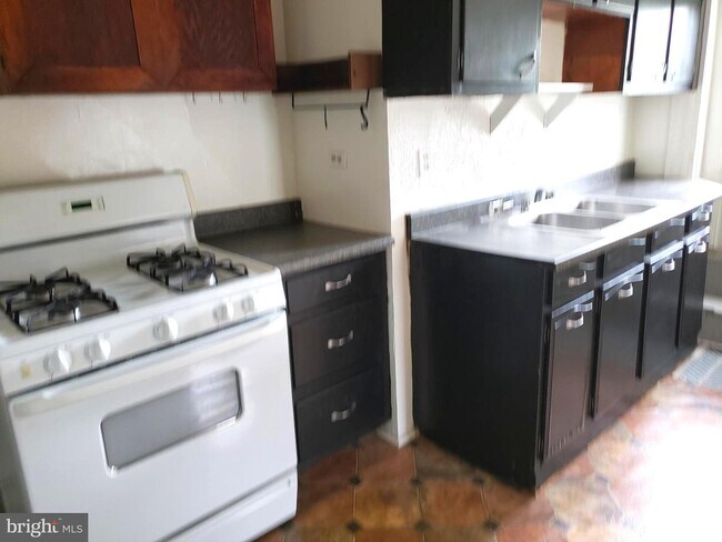Building Photo - 5846 Bellona Ave