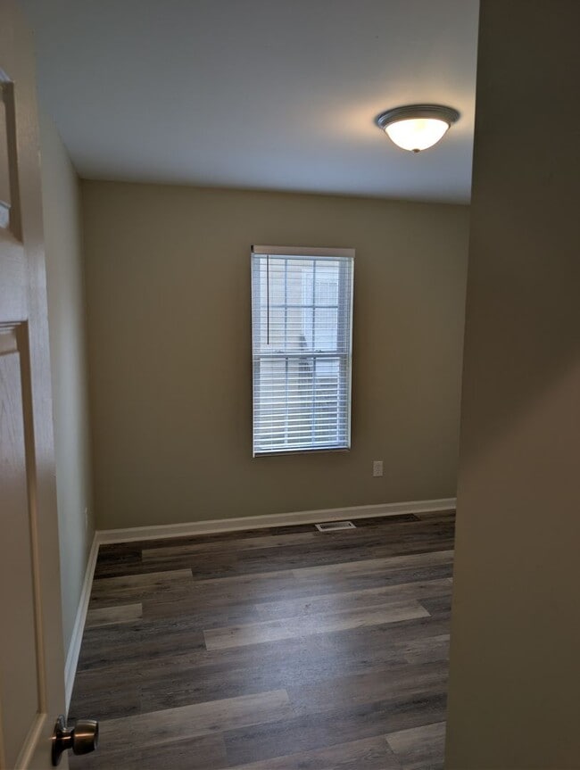 Building Photo - 2711 Dearborn Dr