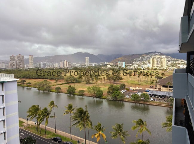 Building Photo - 0036BRU