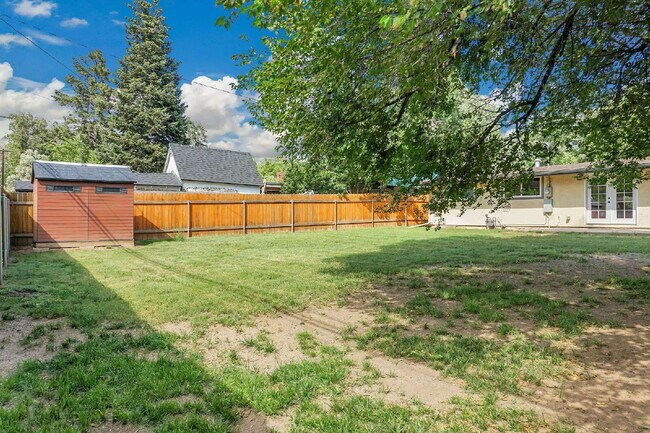 Building Photo - $1,950, 3-bedroom, 1-bathroom house in Col...