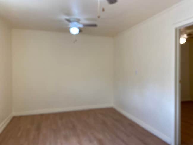 Building Photo - 2 bedroom 1 bath cottage