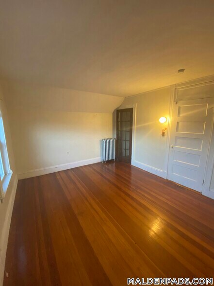 Building Photo - 40 Cedar St