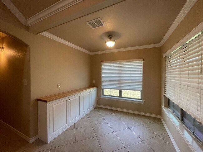 Building Photo - 132 Lola Cir