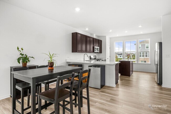 Building Photo - 14932 S McCarthy Cir