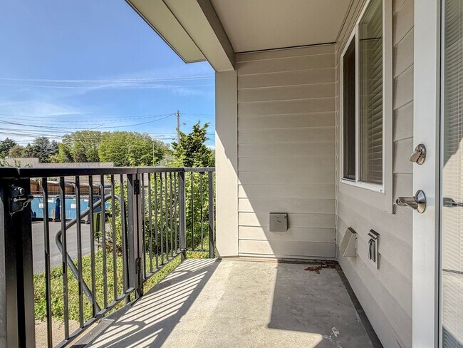 Building Photo - 2bd/2bth Condo Located Near Northgate Station, $1,800/mo.
