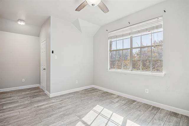 Building Photo - 813 Lake Forest Trl