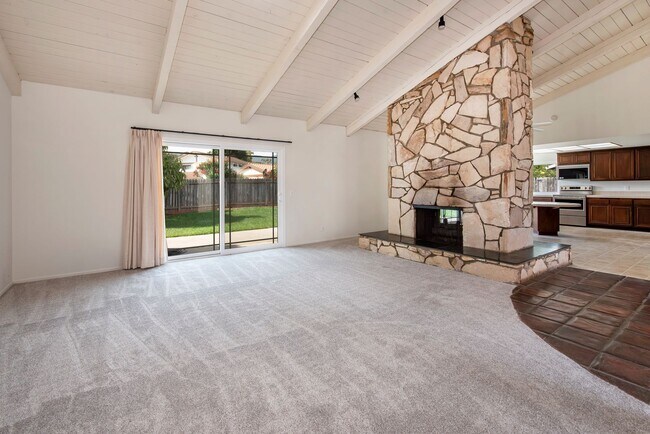 Building Photo - Spacious 4bd/2bth Home Available Now!