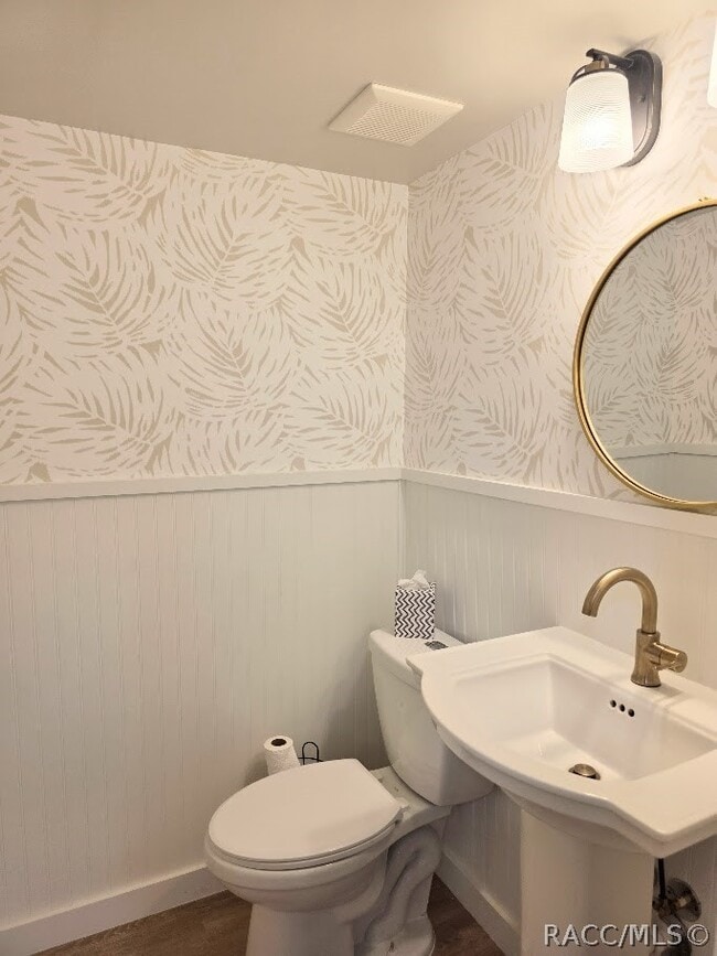 Building Photo - 65 Beach Ln