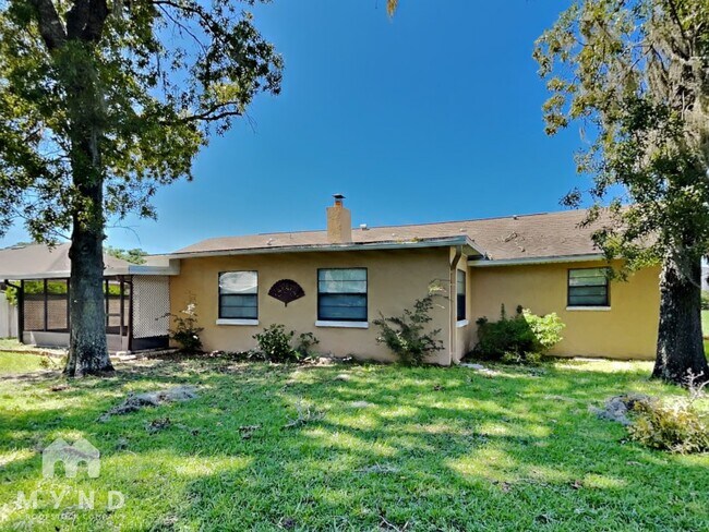 Building Photo - 11136 Mercedes St