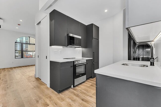 Building Photo - 314 W 51st St