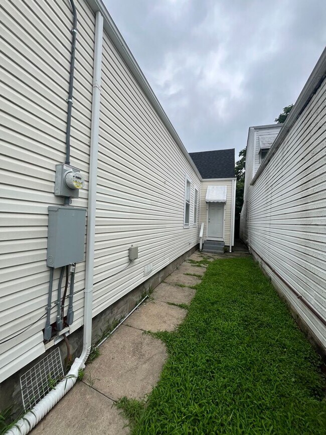 Building Photo - Gorgeous 3 bedroom house!