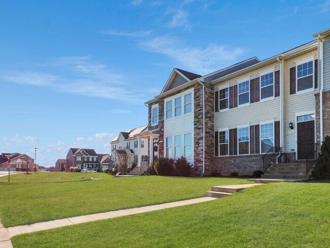 Building Photo - 23363 Marview Ct