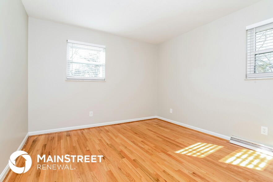 Building Photo - 1854 Lindenhall Dr